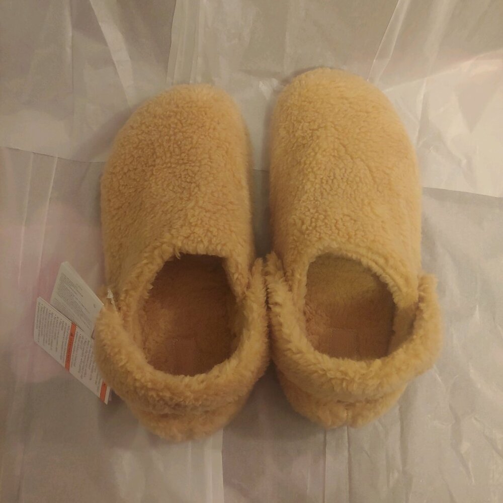 Women's Crocs Classic Cozzzy Slipper, Size 10